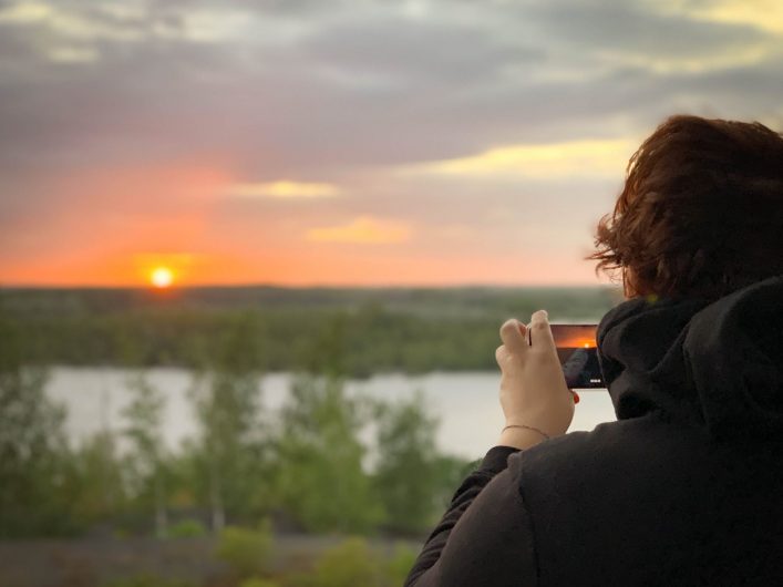 Lever de soleil depuis un belvédère du terril des Argales 