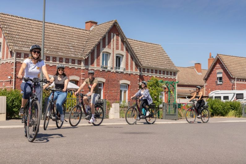 Visite guidée à vélo électrique des cités minières - ©Karen Saint-Patrice