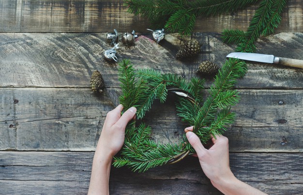 Fabrication d'une couronne de Noël