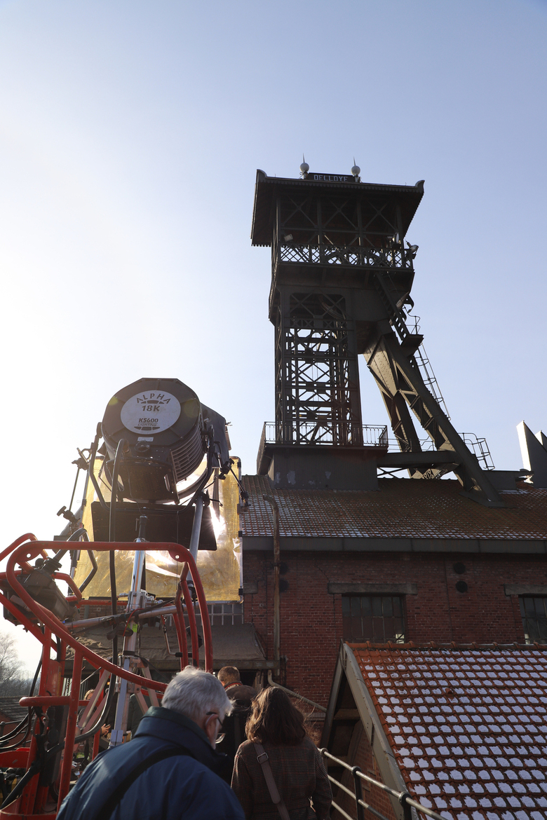 tournage germinal passerelle extérieure et le projecteur de lumière