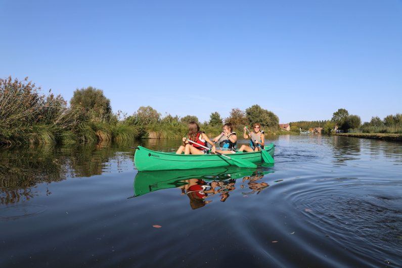 Du canoë entre copines, un été réussi - © Coeur d'Ostrevent Tourisme